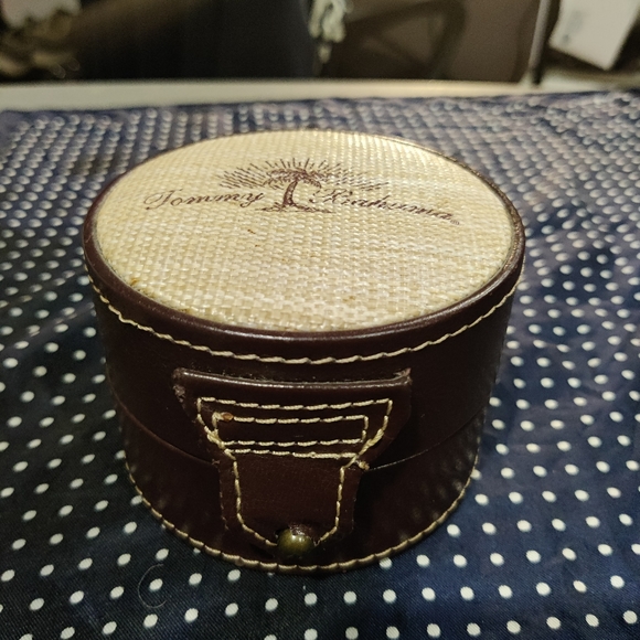 Tommy Bahama RLX1004 Woman's Safari Watch - Picture 5 of 11